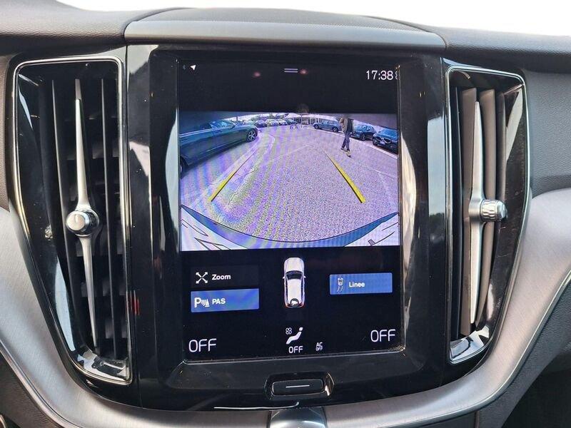 Volvo XC60 B4 197+14 CV AWD Automatica NAVI LED Momentum Pro