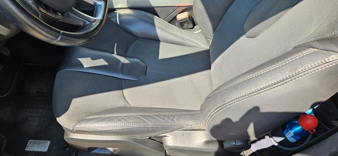 Land Rover Range Evoque 2.2 TD4 5p. Pure