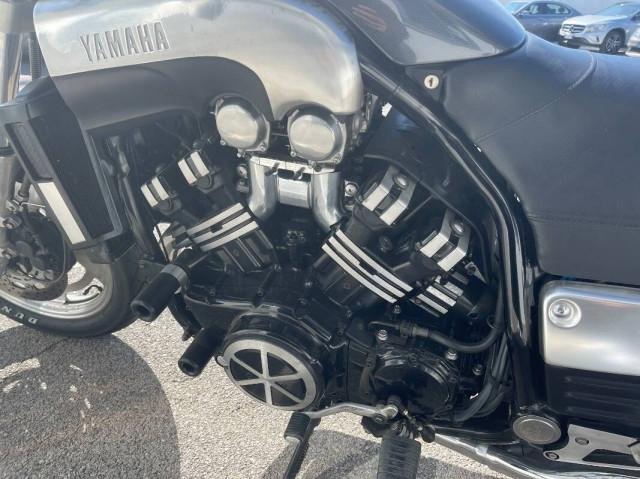 Yamaha VMAX Benzina