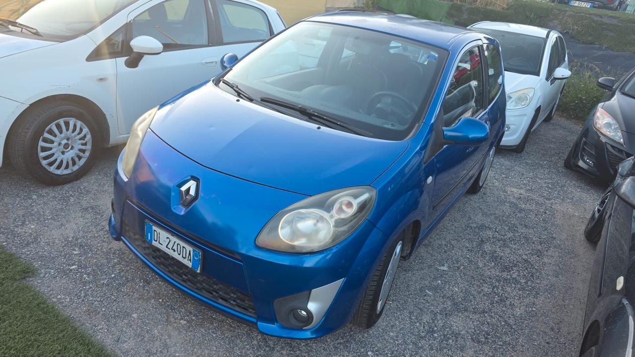 Renault Twingo 12 benzina neopatentati