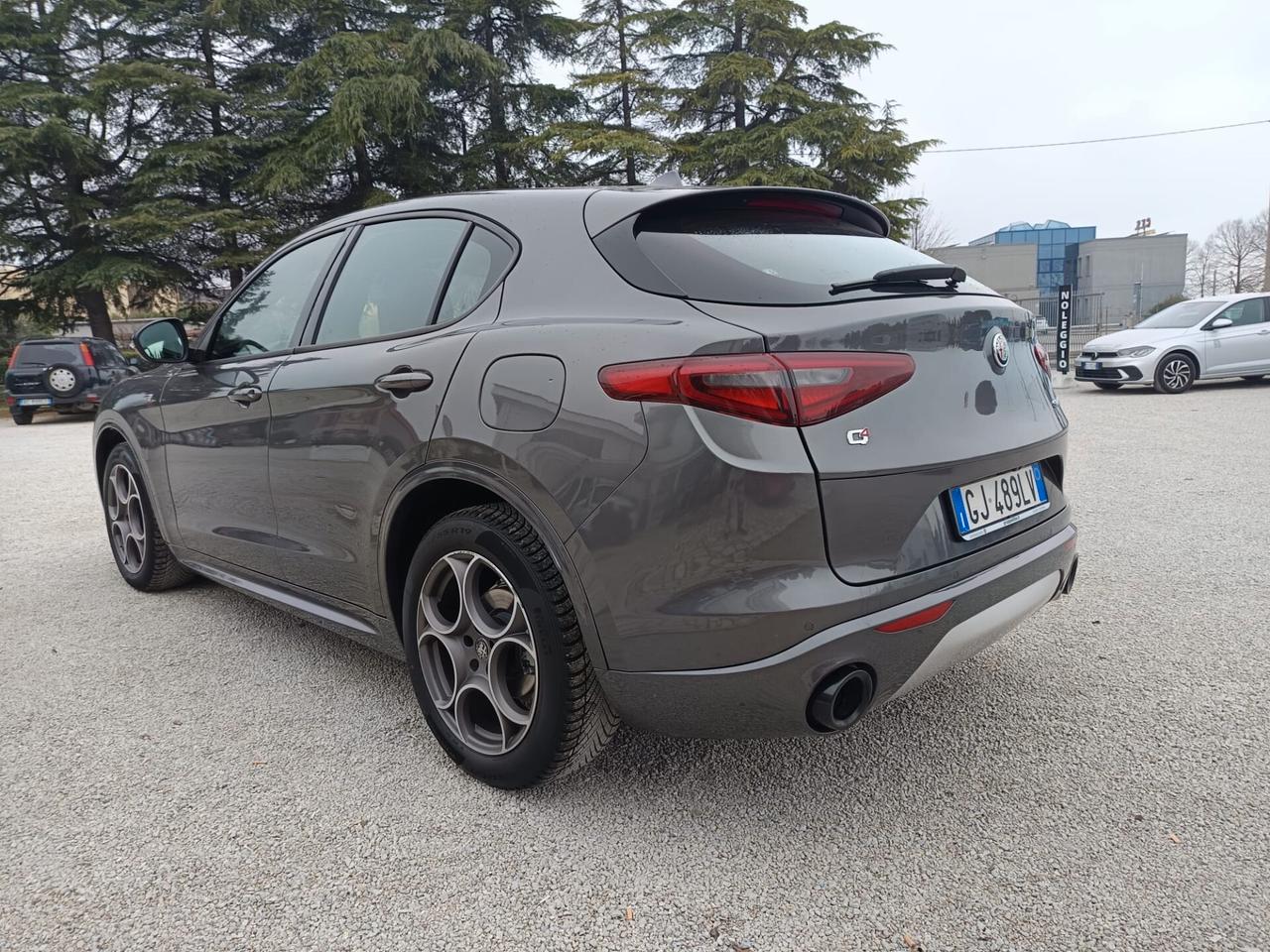 Alfa Romeo Stelvio 2.2 MTJ 210 CV AT8 Q4 Ti Tua a 329€/Mese