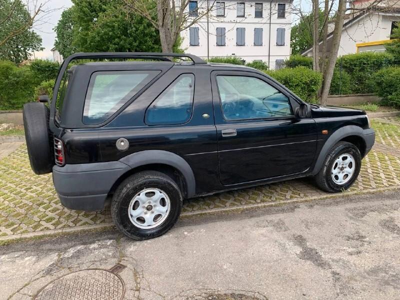 Land Rover Freelander 2.0 TD 3p. Hardback