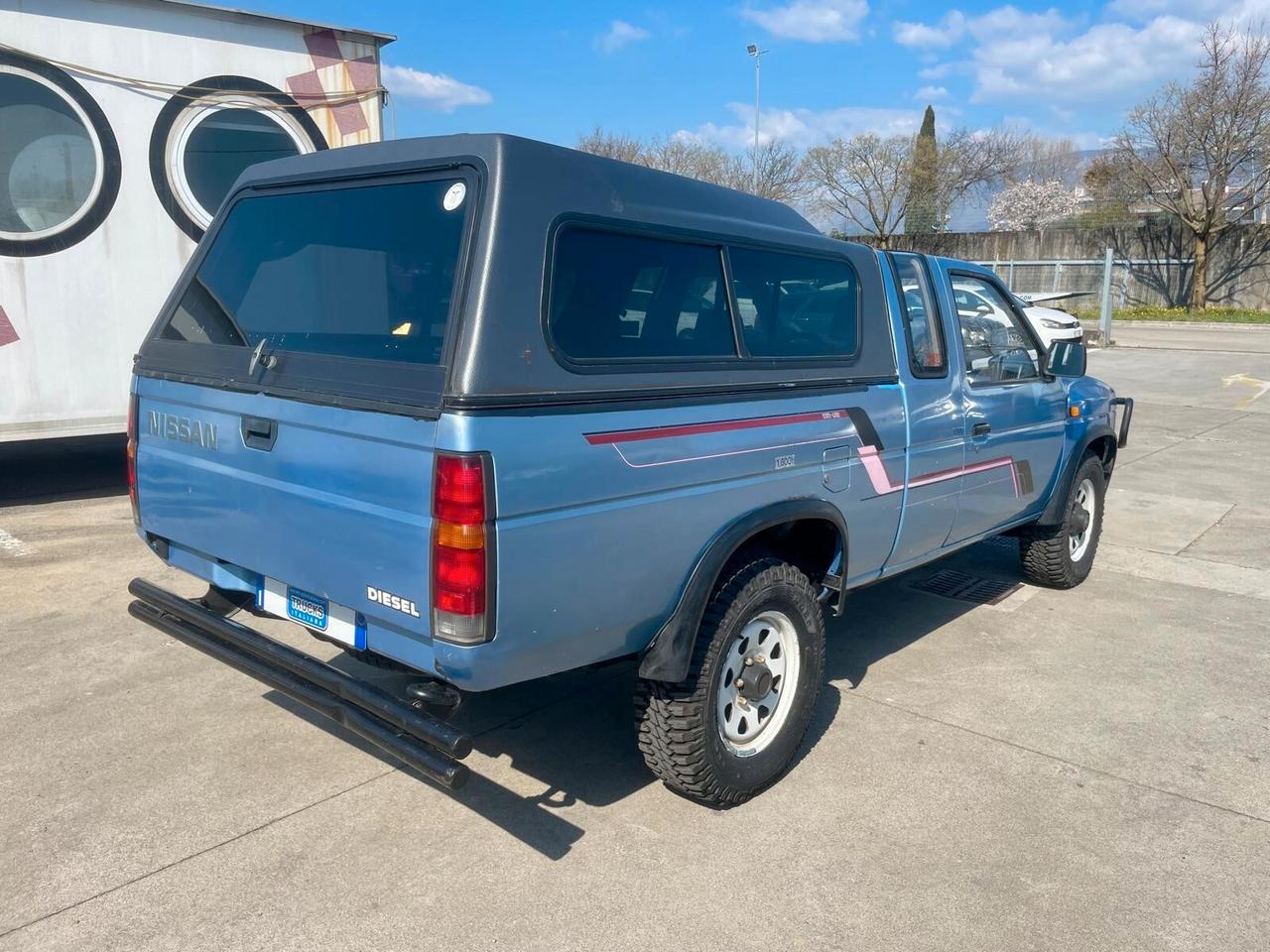 NISSAN KING CAB 2.5 - PICK UP 4 X 4