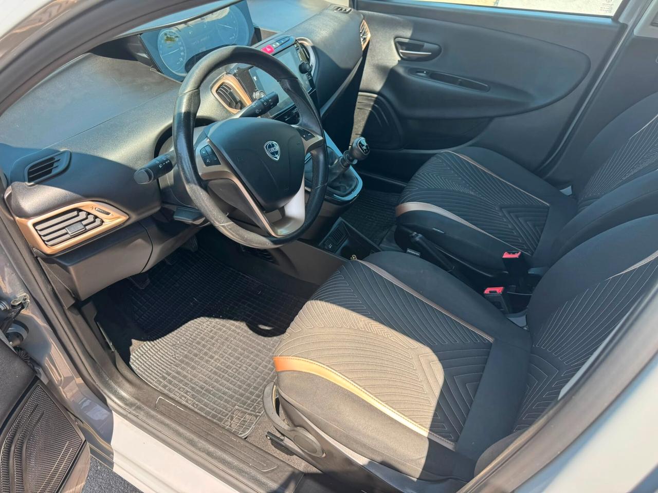 Lancia Ypsilon 1.2 GPL Alberta Ferretti