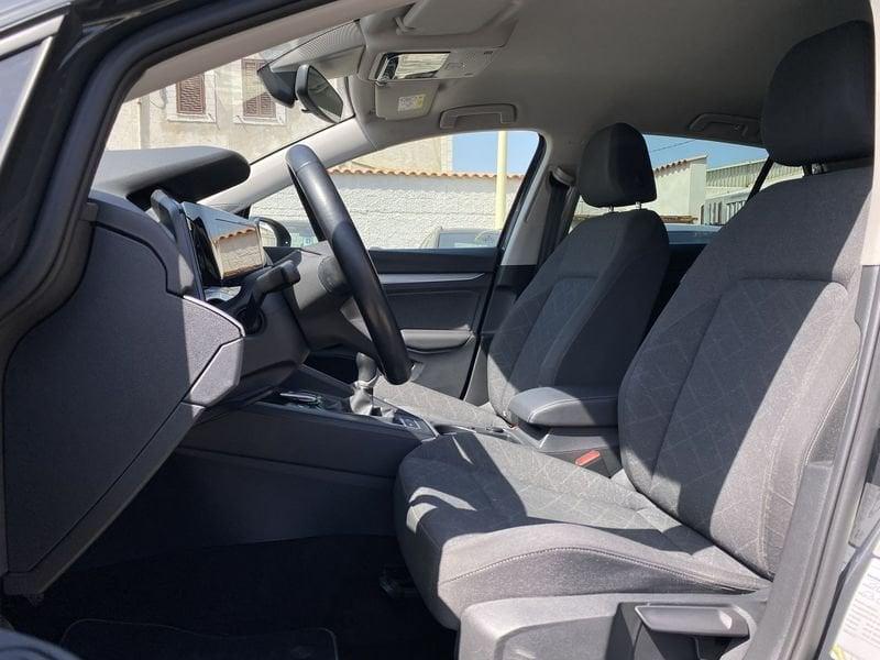 Volkswagen Golf 8 Life 2.0 TDI 116 CV