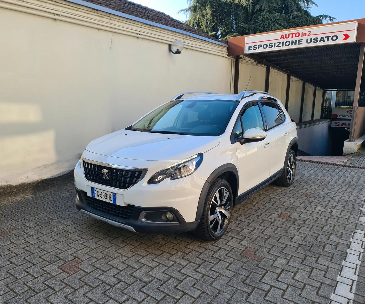 Peugeot 2008 1.6 HDi Allure - Neopatentati