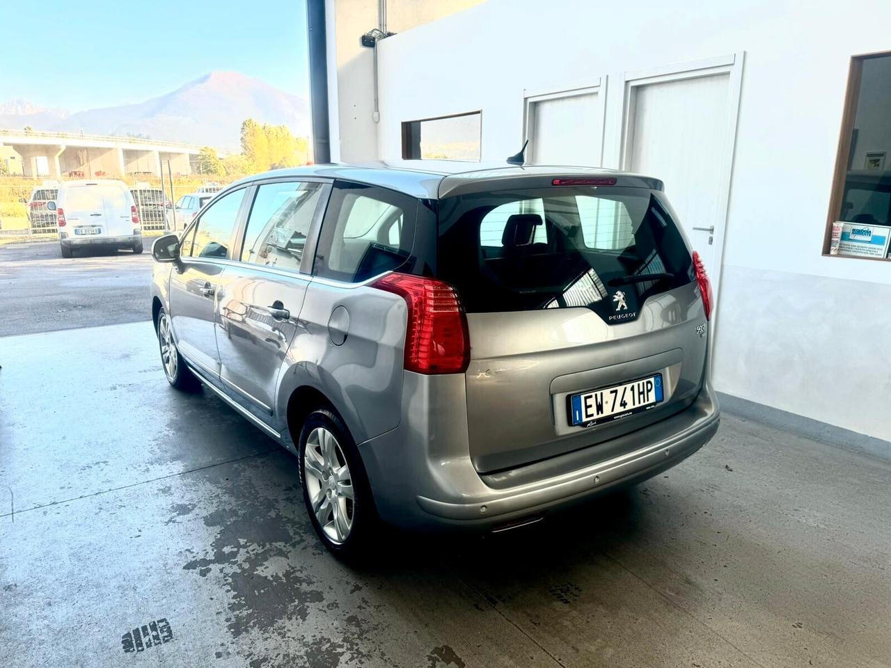 Peugeot 5008 1.6 HDi 115CV Allure 7 Posti