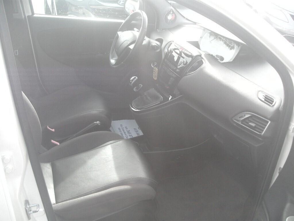 Lancia Ypsilon 1.2 69 CV Platinum + TETTO APRIBILE