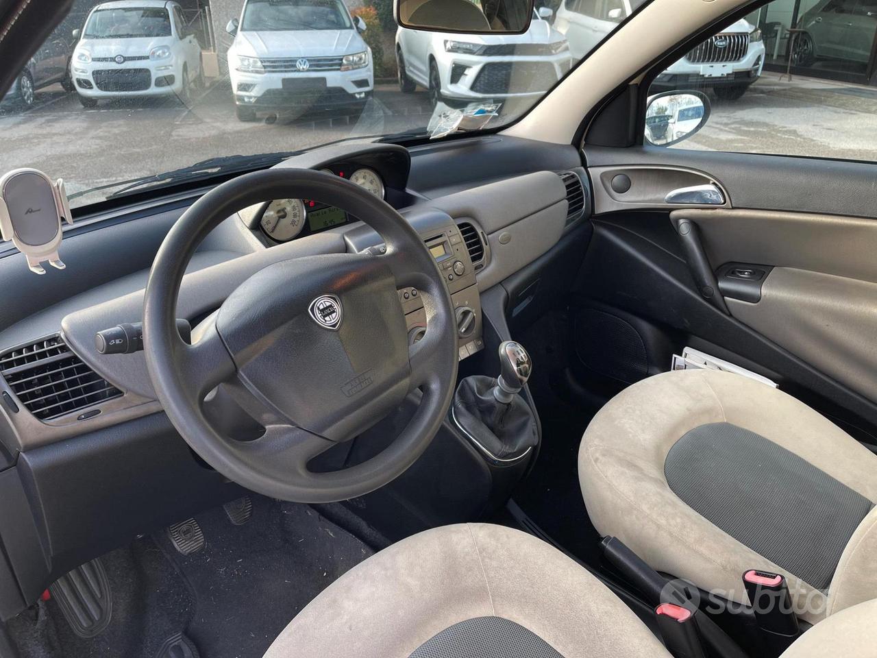Lancia Ypsilon 3 Porte Ypsilon 1.2 16v Argento GPL