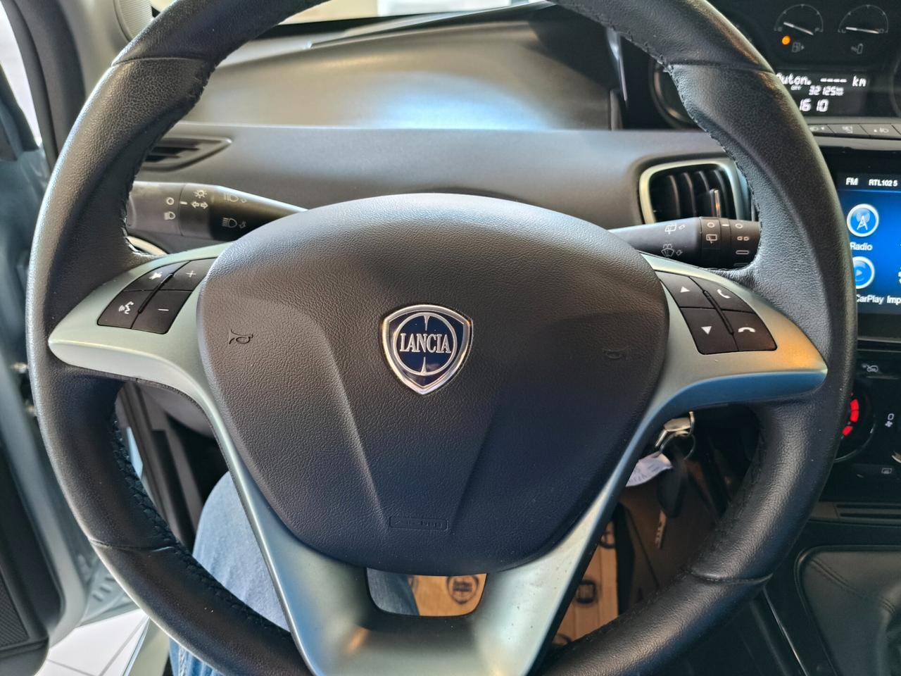 Lancia Ypsilon 1.0 70CV 5 porte Hybrid Gold Plus