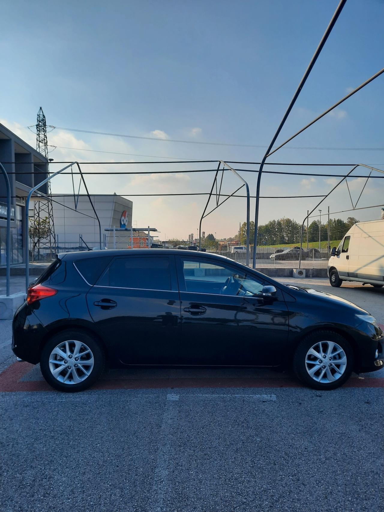 Toyota Auris 1.4 D-4D Active Ok Neopatentati