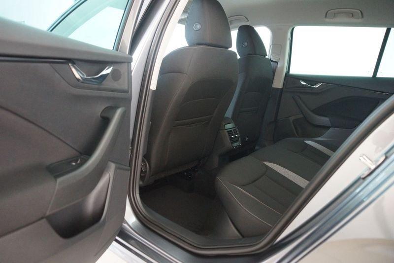 Skoda Kamiq 1.0 TSI 115 CV DSG 130 Edition NUOVA DA IMMATRICOLARE