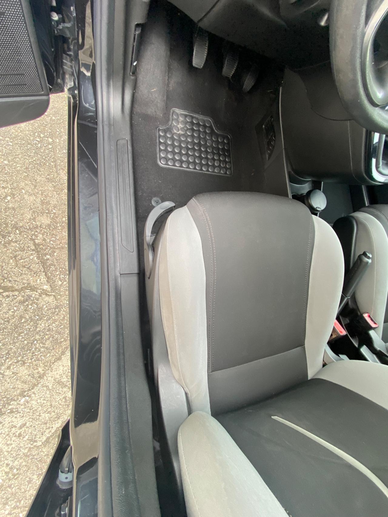 Lancia Ypsilon 1.3 MJT 16V 95 CV 5 porte S&S Silver