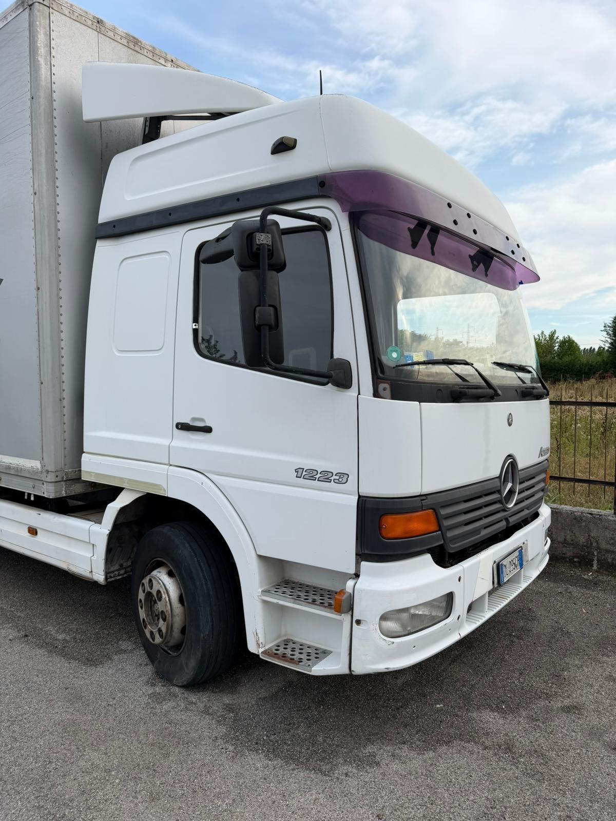 Mercedes Benz atego 6.3 diesel anno 2003