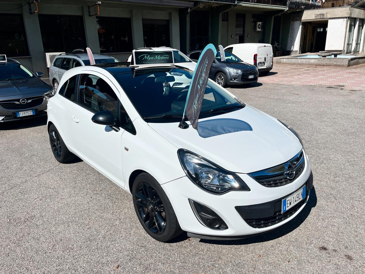 Opel Corsa 1.2 3 porte b-color
