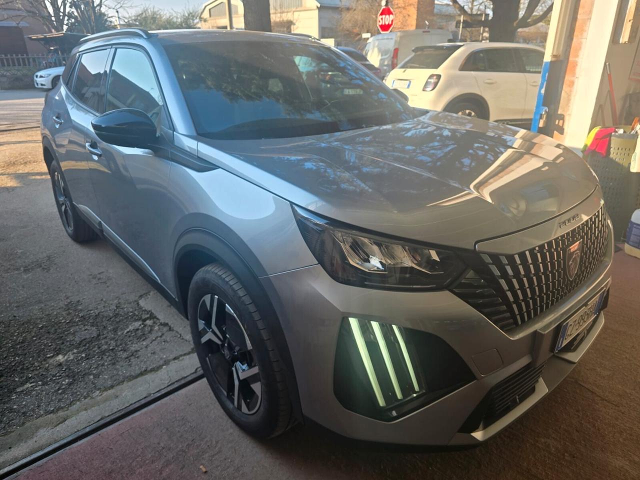 Peugeot 2008 Hybrid 145 e-DCS6 Allure rate da 99,00