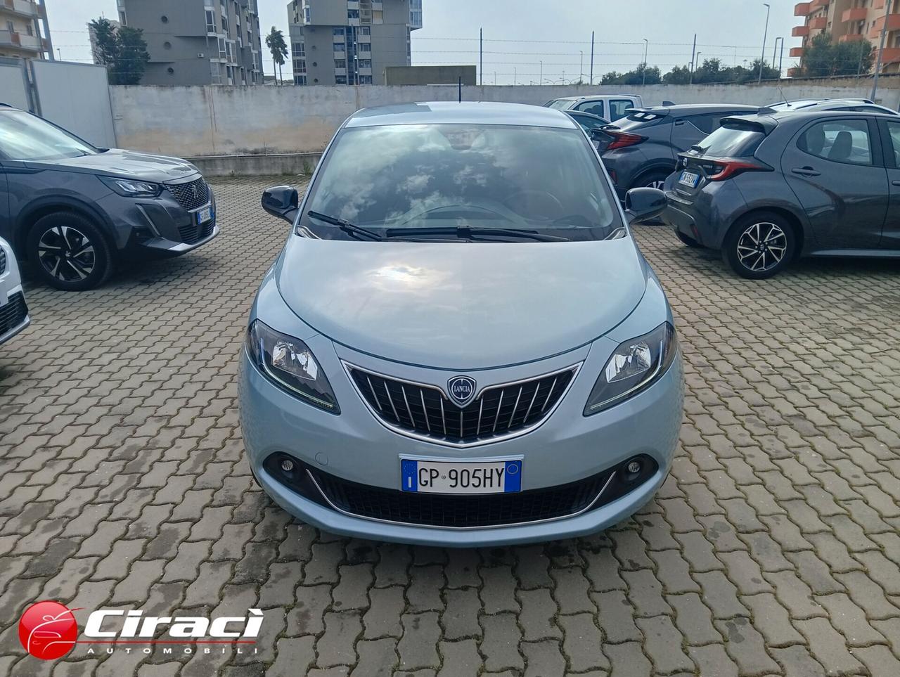 Lancia Ypsilon 1.0 5 p Hybrid Platino
