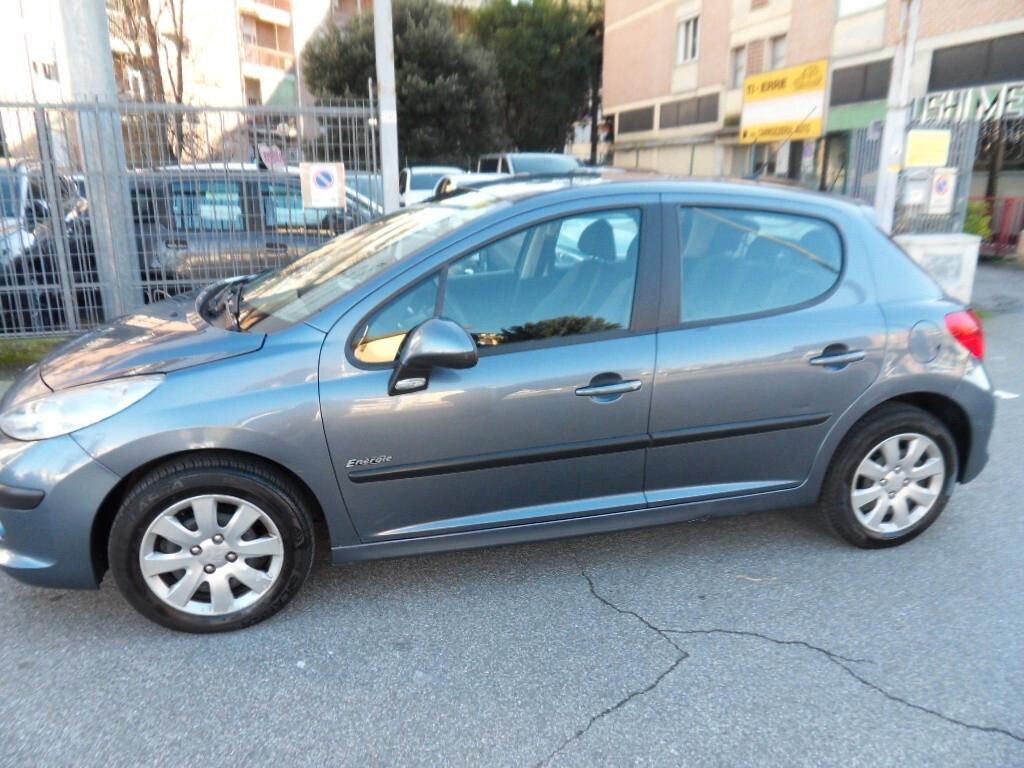 Peugeot 207 1.4 8V 75CV 5p. ONE Line