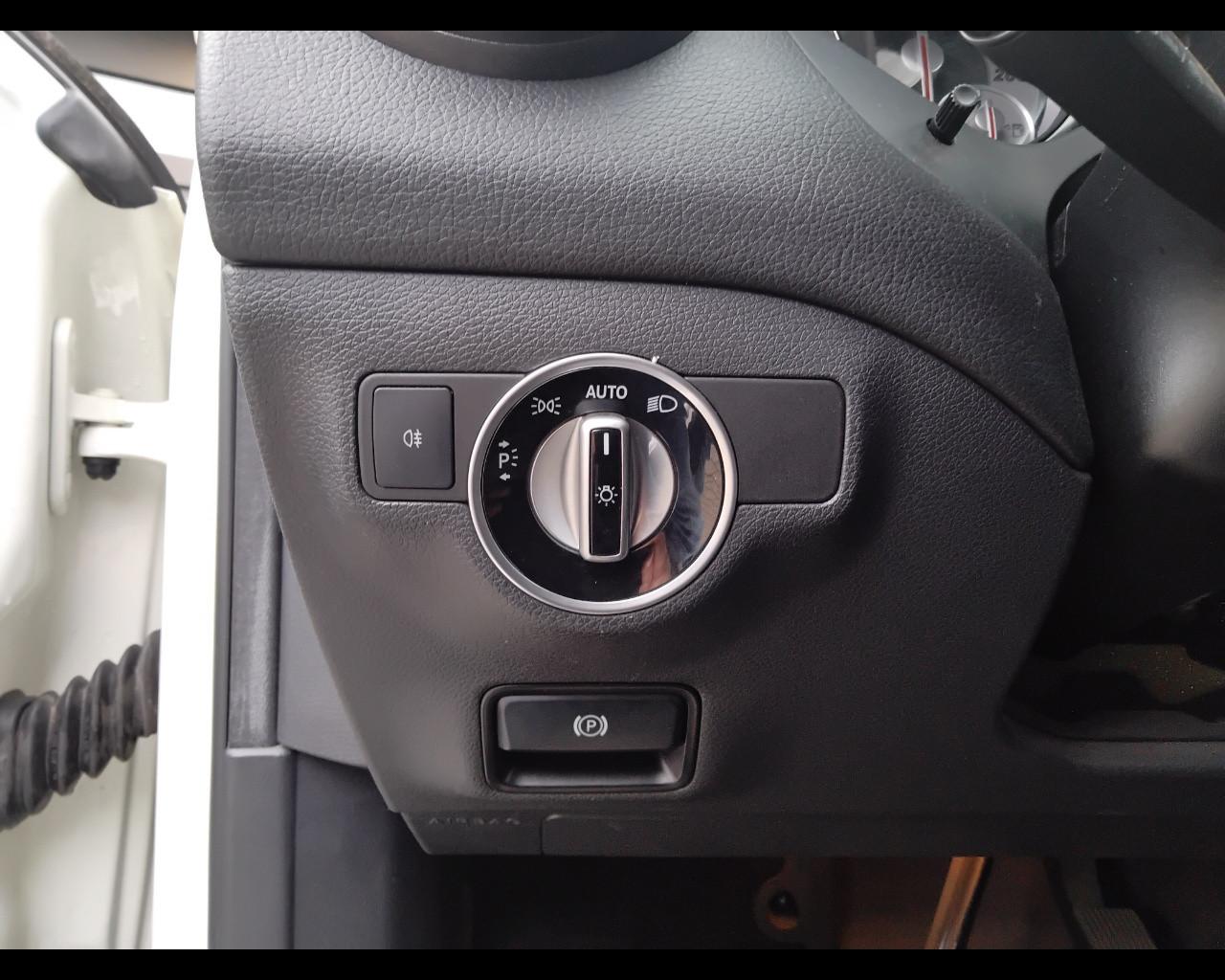 Mercedes-Benz GLA-X156 2014 - GLA 220 d (cdi) Sport 4matic 170cv auto