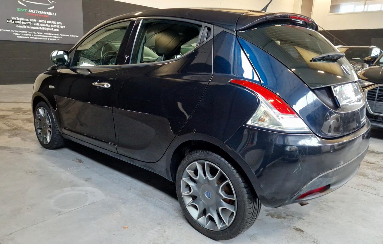 Lancia Ypsilon 0.9 TwinAir 85 CV 5 porte S&S Platinum