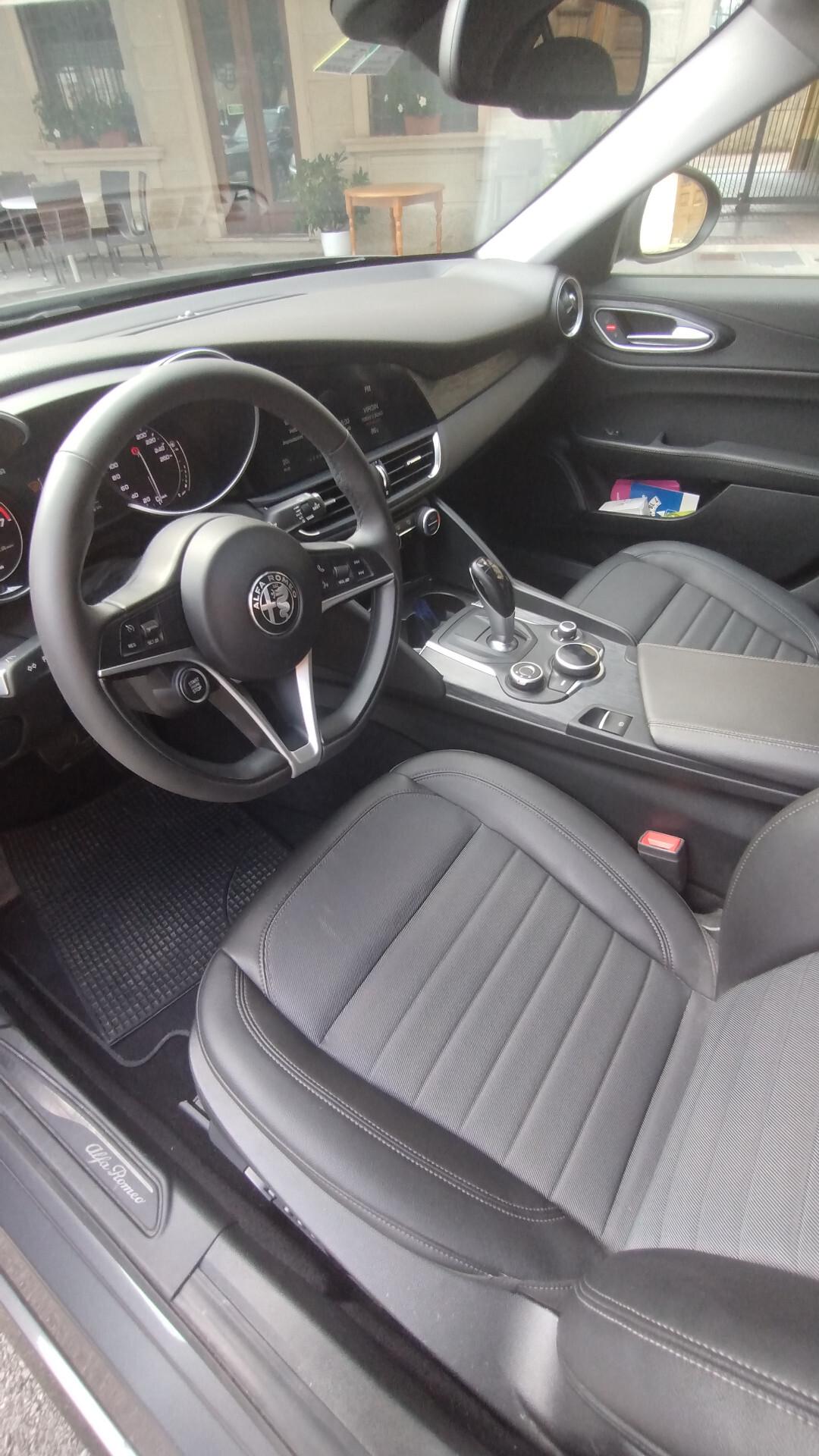 Alfa Romeo Giulia 2.0 Turbo 200 CV AT8 Super