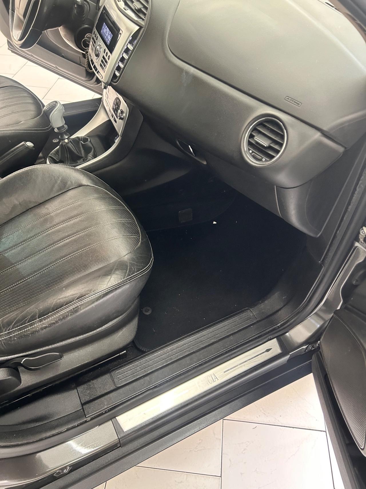 Lancia Delta 1.6 MJT DPF 105 CV Gold