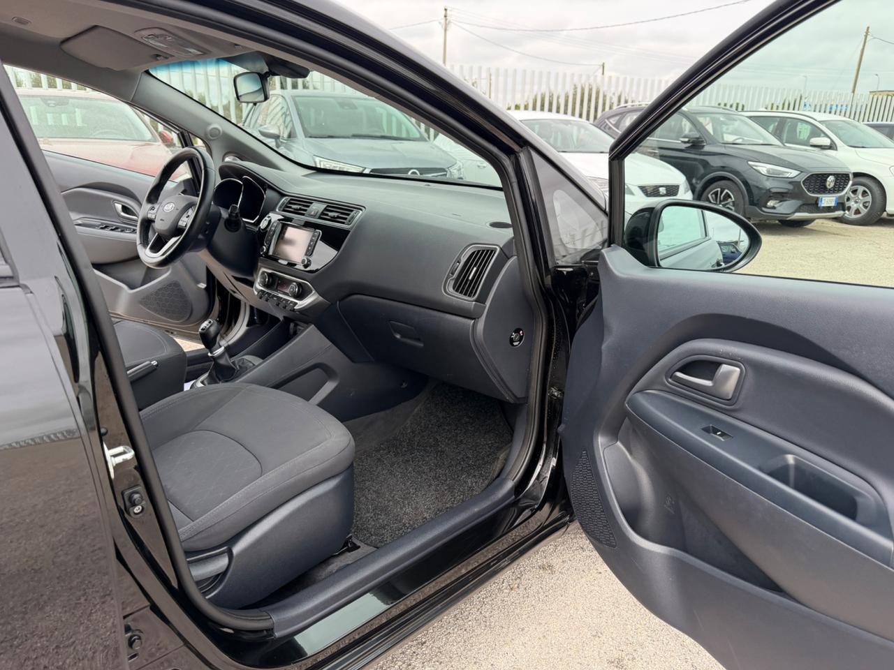 KIA RIO 1.4 CRDI 90CV COOL FUL LED NAVI RETRO MY16