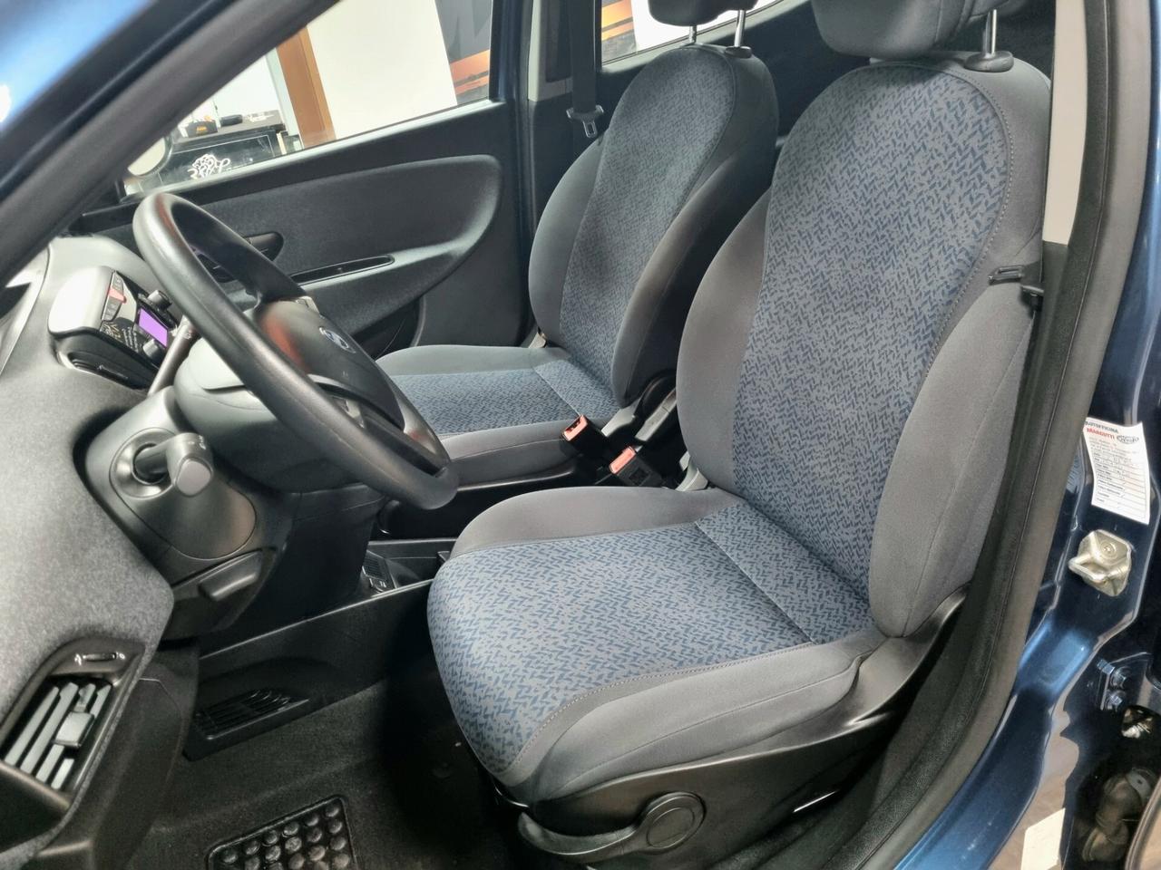 LANCIA YPSILON 1.0 FireFly 69CV 5p S&S HYBRID SILVER