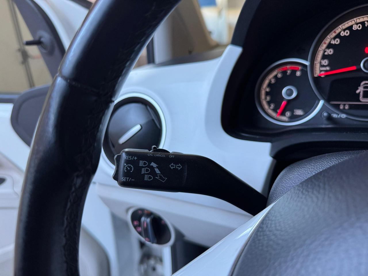 Volkswagen up! 5 Porte up! 5p 1.0 High up! 75cv AUTOMATICA