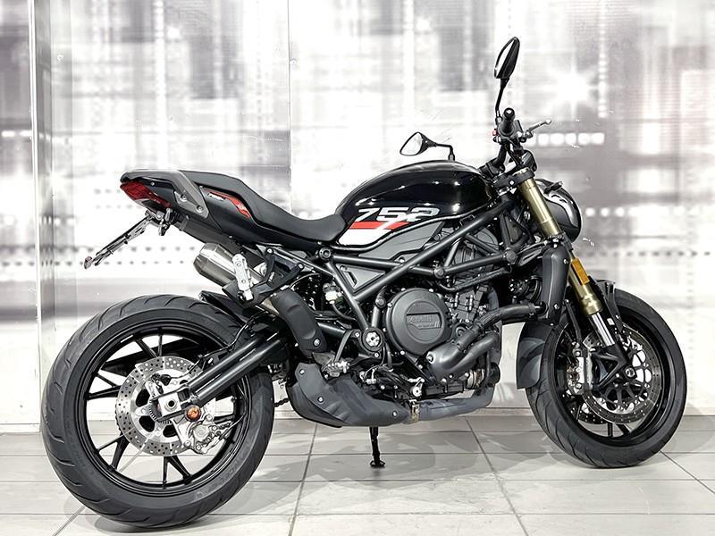 Benelli 752 S