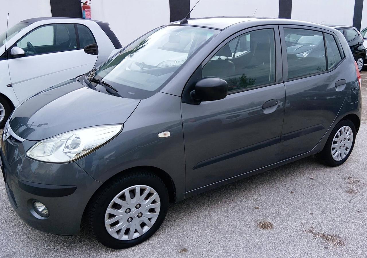 Hyundai i10 1.1 GPL CASA MADRE