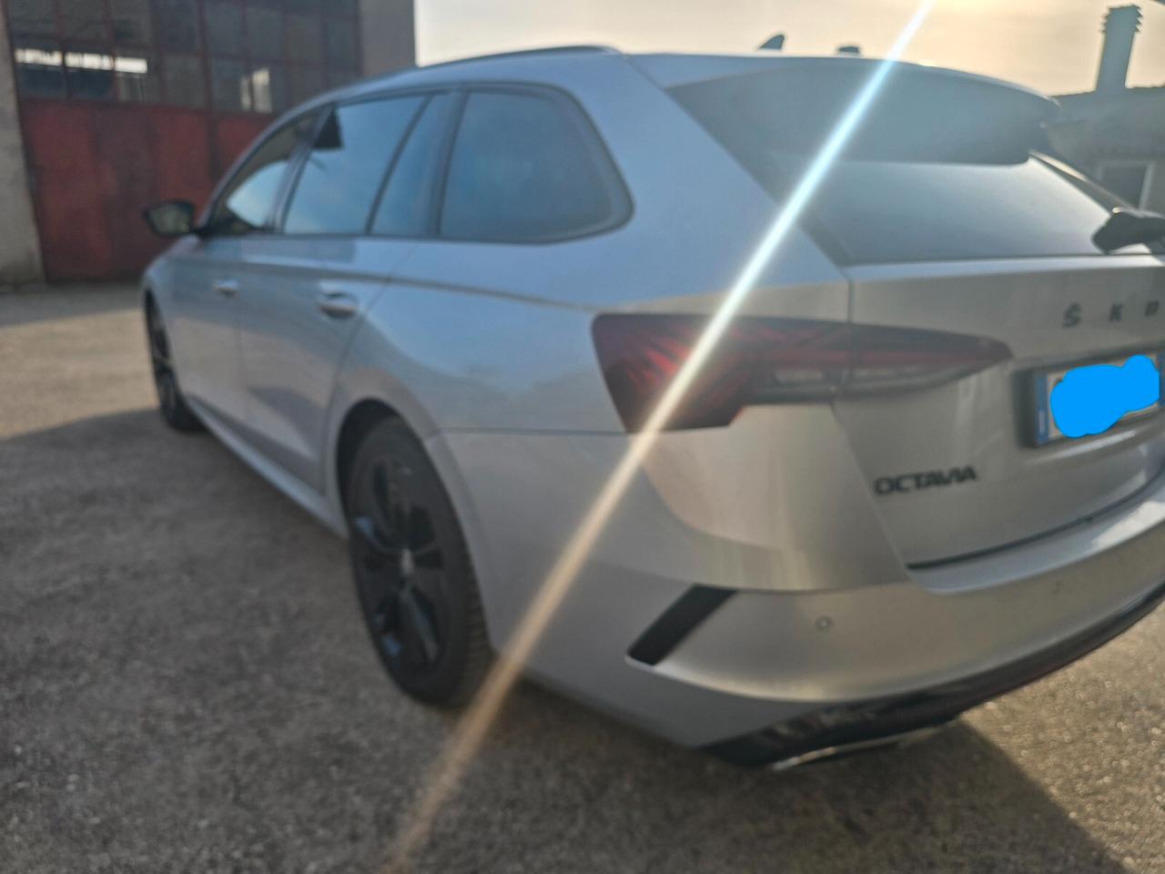 Skoda Octavia 2.0 TDI EVO SCR 200 CV DSG Wagon RS