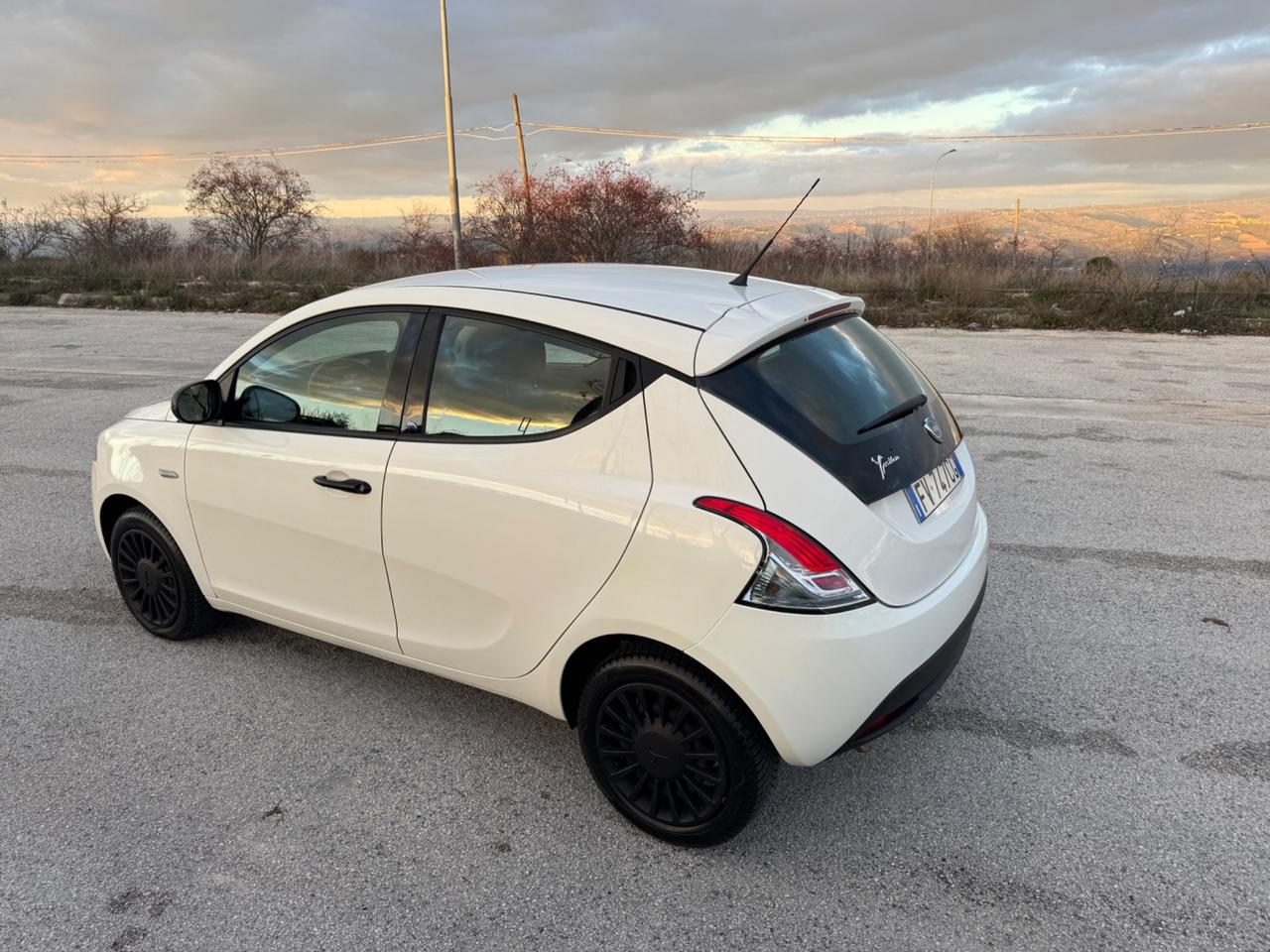 Lancia Ypsilon 1.2 69 CV 5 porte S&S Gold