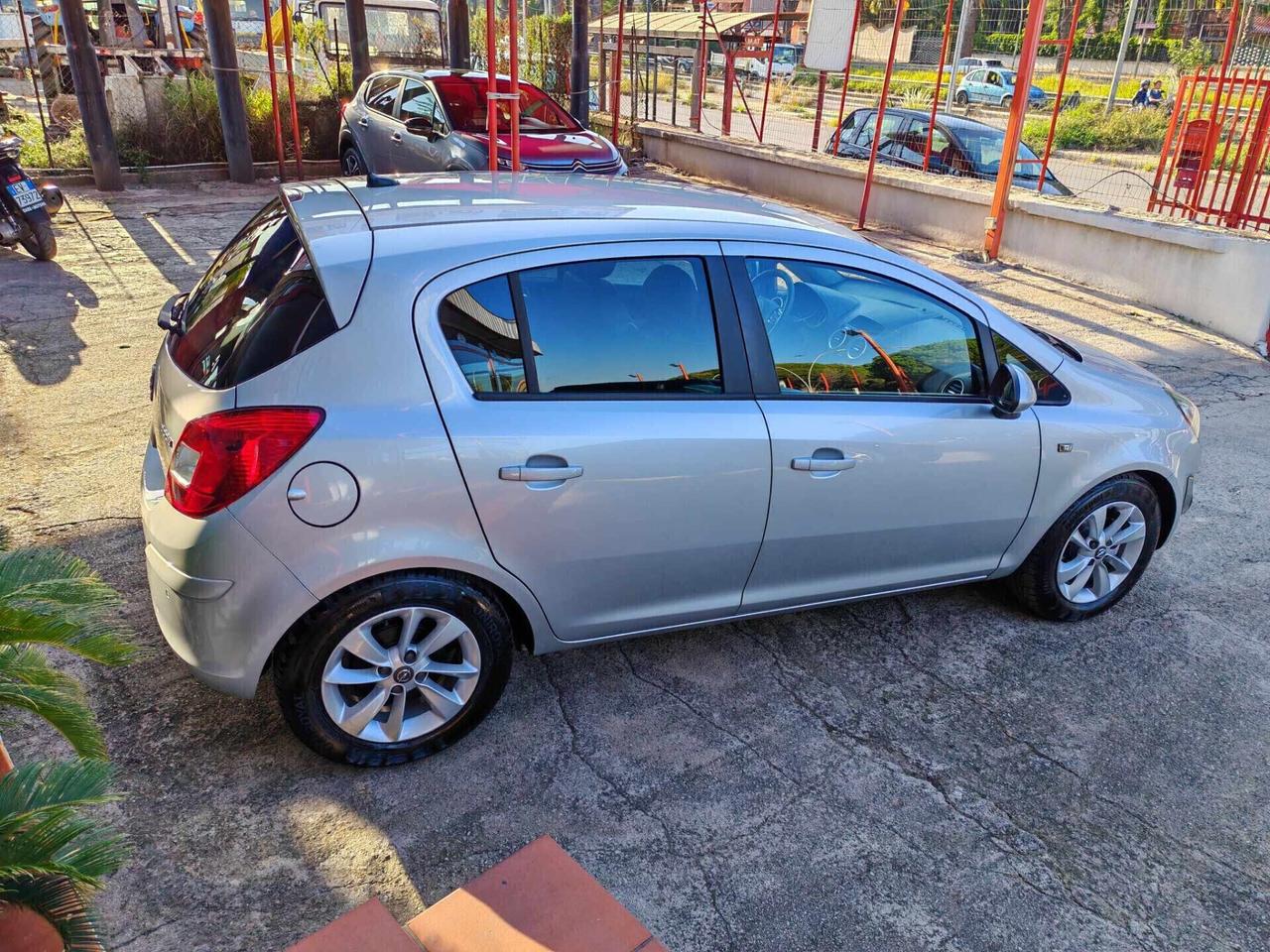 Opel Corsa 1.3 diesel 06/2014 Cv75 STRAFULL