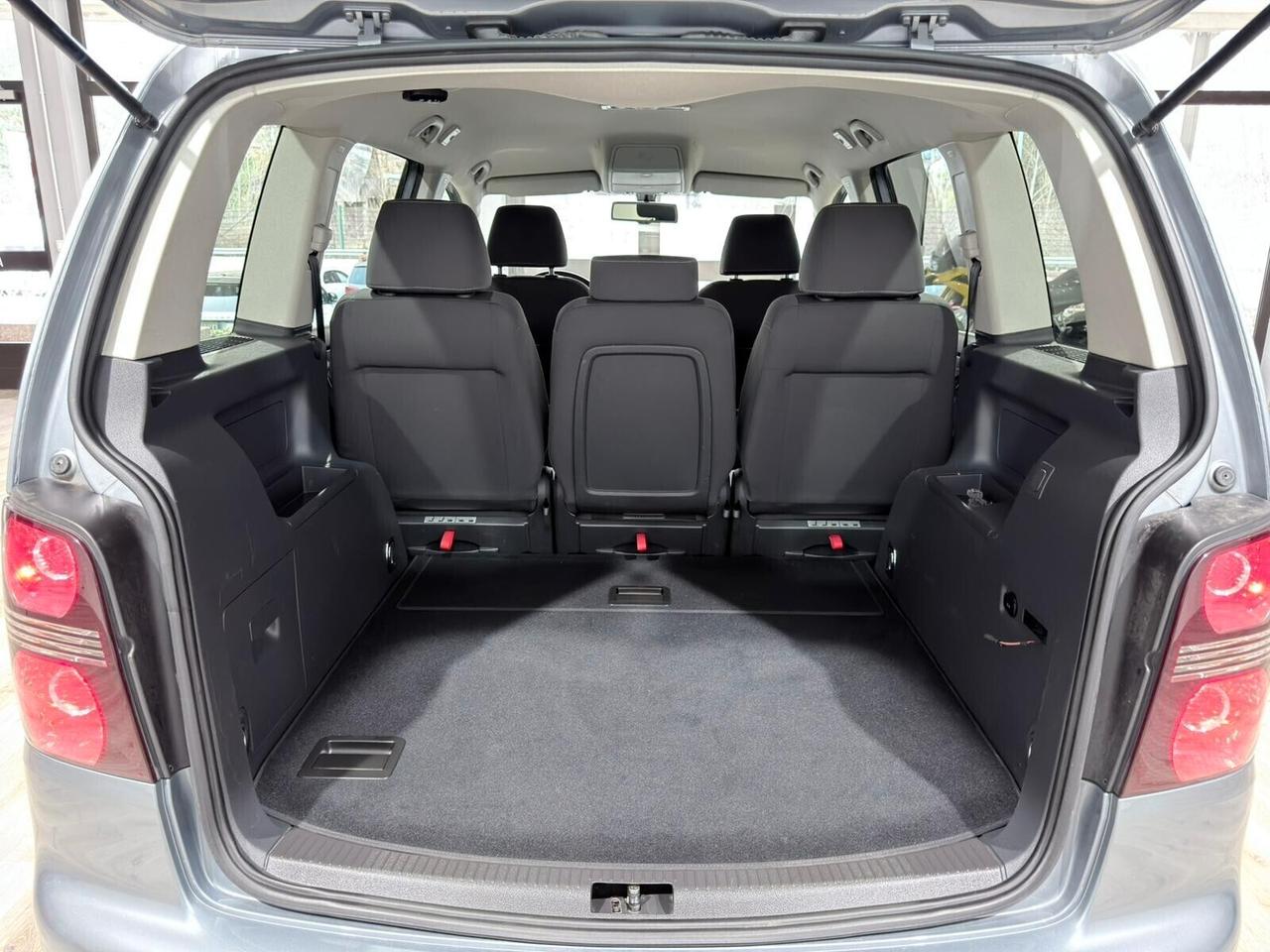 VOLKSWAGEN TOURAN 1.9 TDI 105cv 5P UNITED