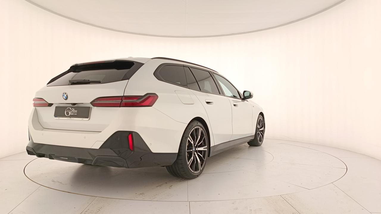 BMW Serie 5 G61 2024 Touring - 520d Touring 48V xdrive MSport Pro auto