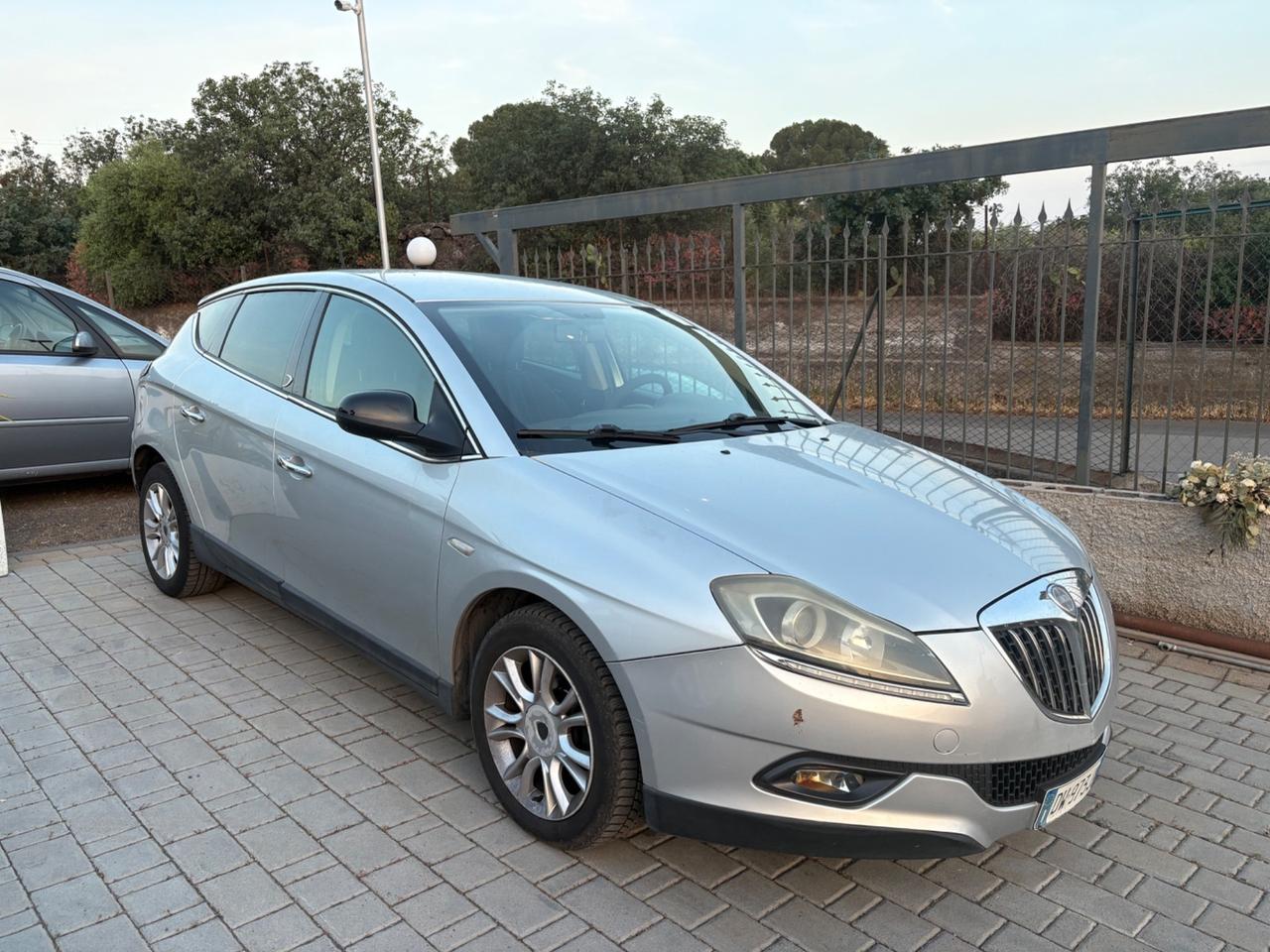 Lancia Delta 1.6 MJT DPF Oro