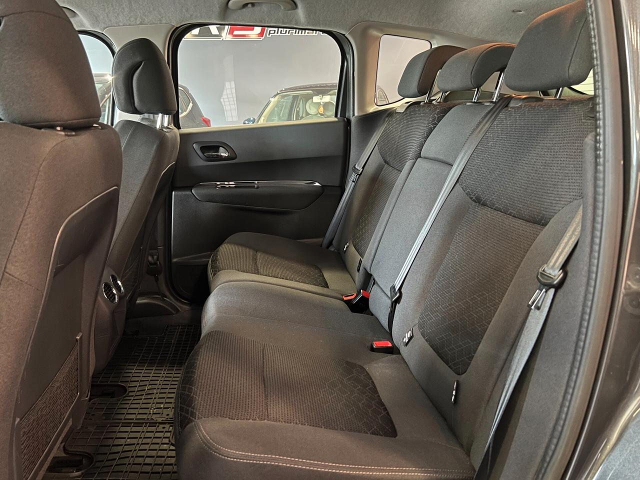 Peugeot 3008 1.6 HDi 115CV Allure