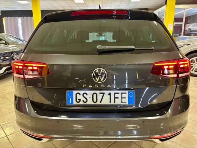 VOLKSWAGEN Passat Variant 2.0 TDI DSG Executive - UNIPRO - SOLO 25.000KM