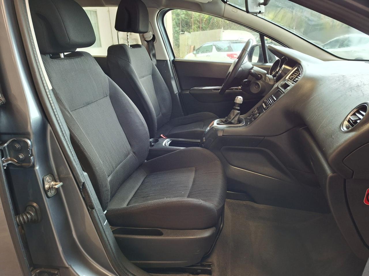 Peugeot 5008 1.6 HDi 112CV Business