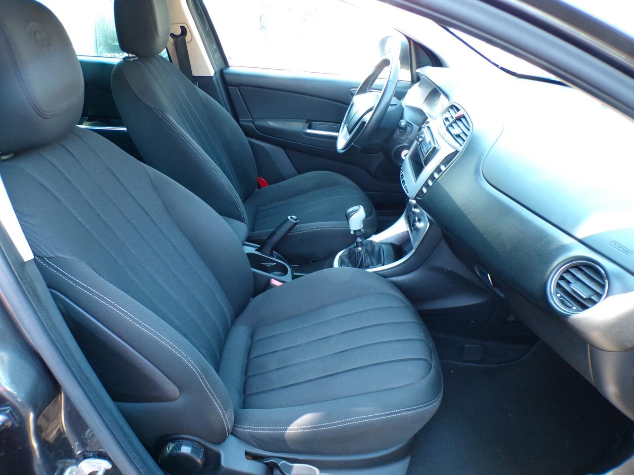 Lancia Delta 1.6 MJT DPF Silver