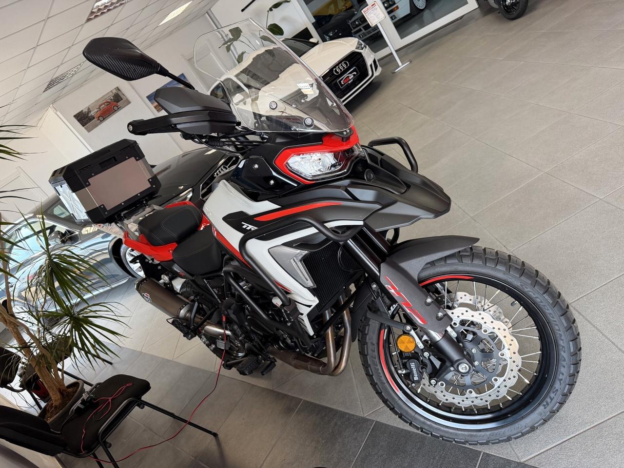 BENELLI TRK 702 x PARI AL NUOVO