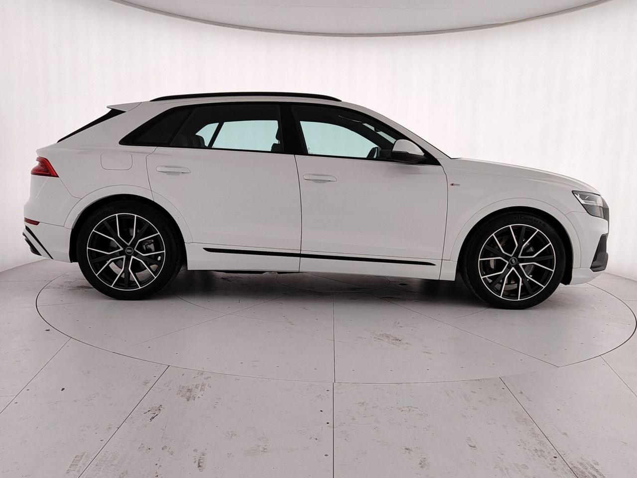 Audi Q8 55 TFSI e quattro tiptronic Sport