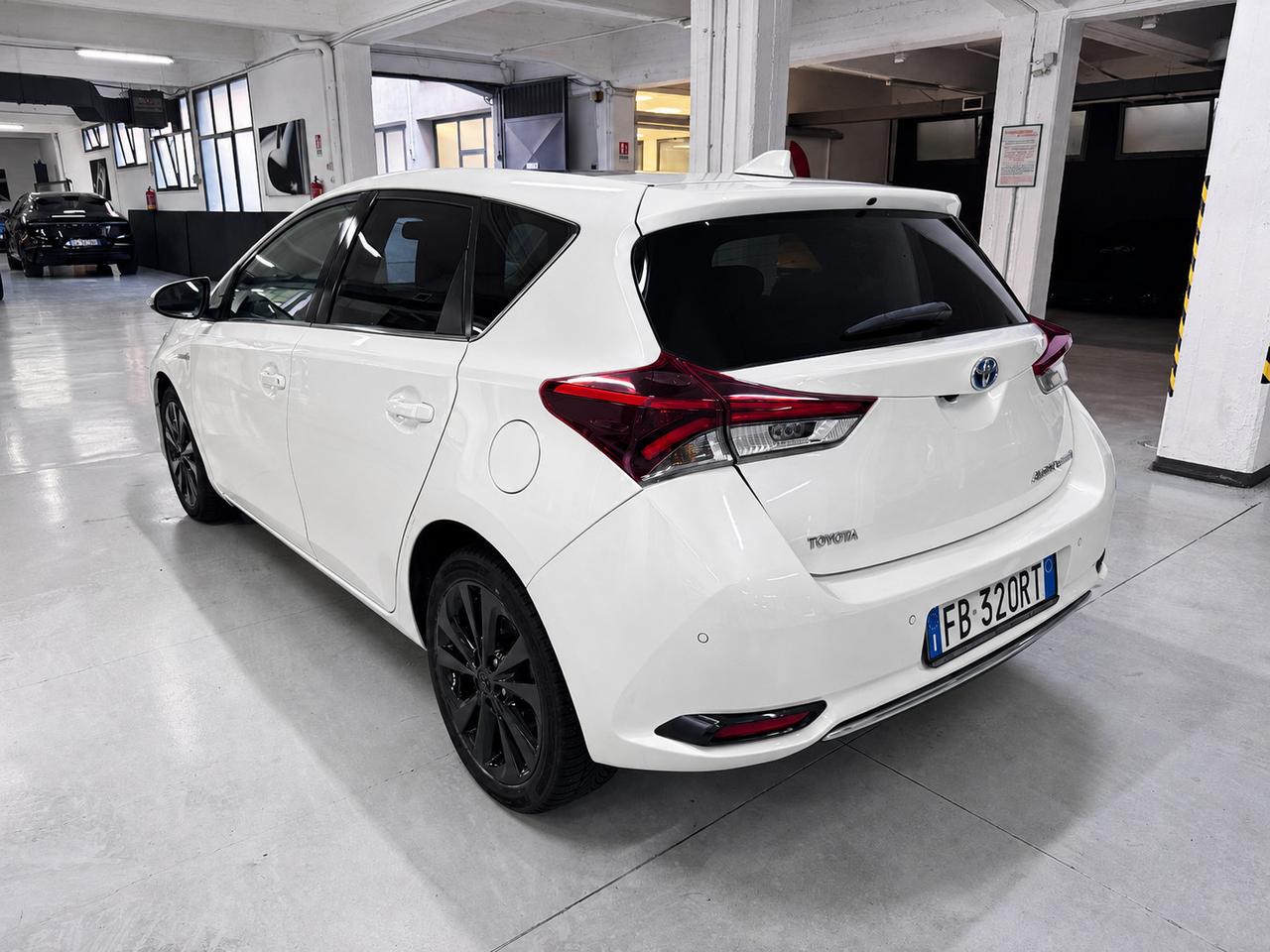 Toyota Auris 5 Porte Auris 1.8h Lounge cvt