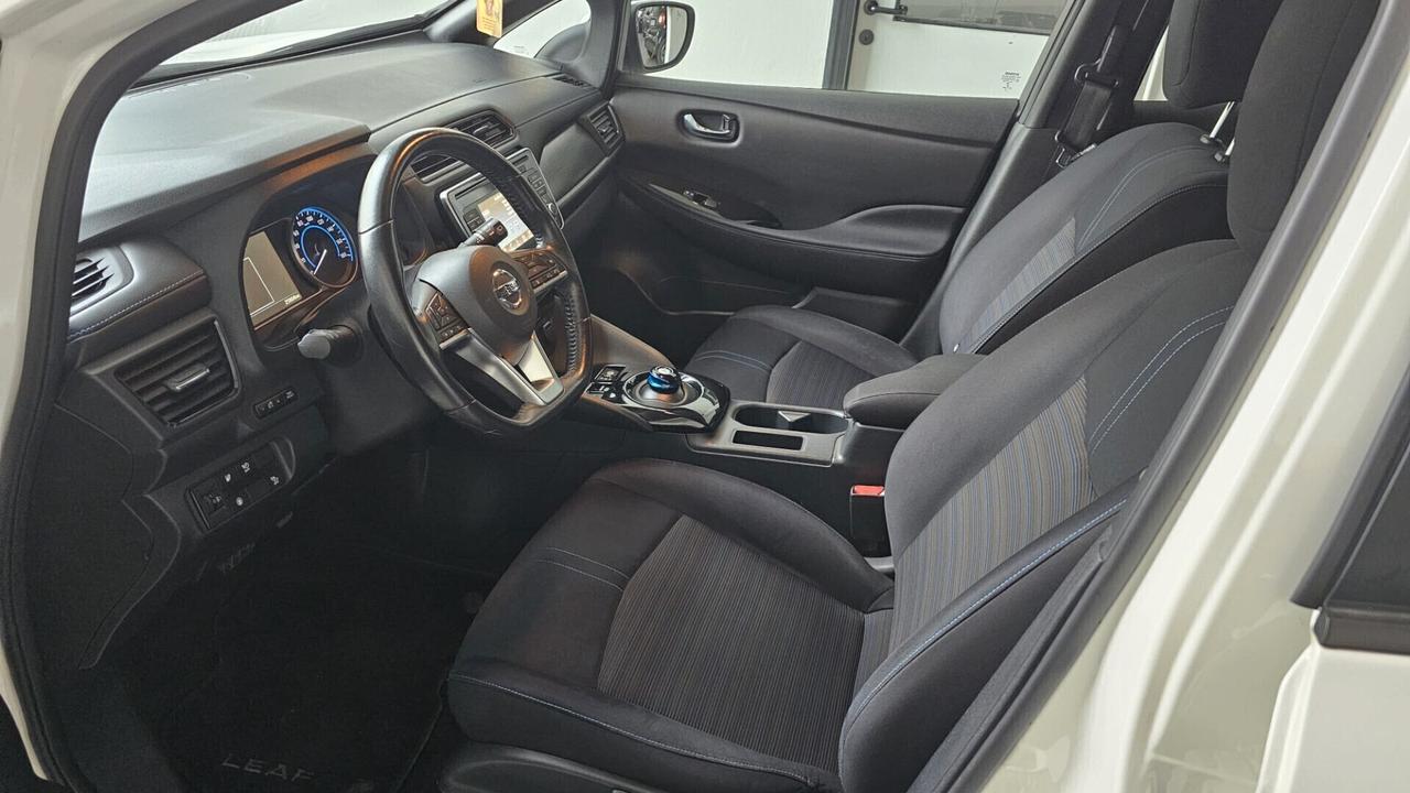 Nissan Leaf Acenta 40 kWh Hatchback 25.000 KM
