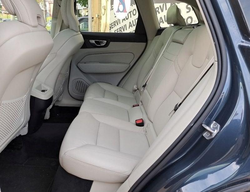 Volvo XC60 B4 AWD Geartronic Momentum