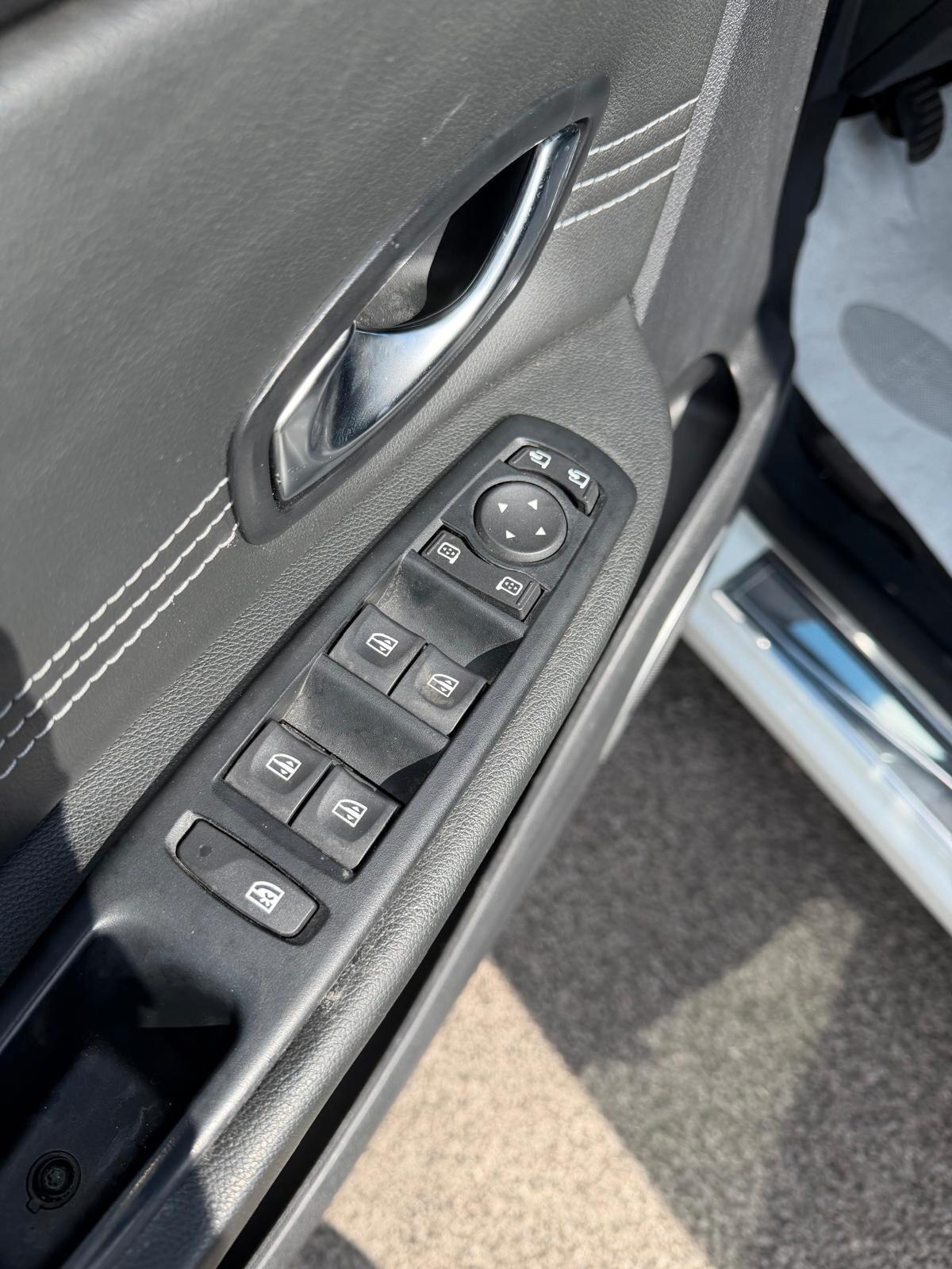 Renault Scenic XMOD 1.6 DCI 130CV LUXE 2011