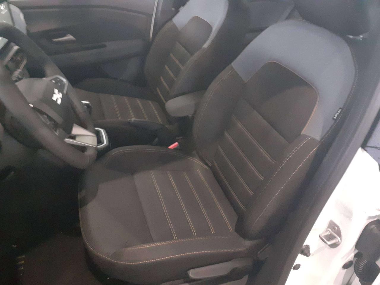 Dacia Sandero tce 110cvExpression NUOVA da immatricolare