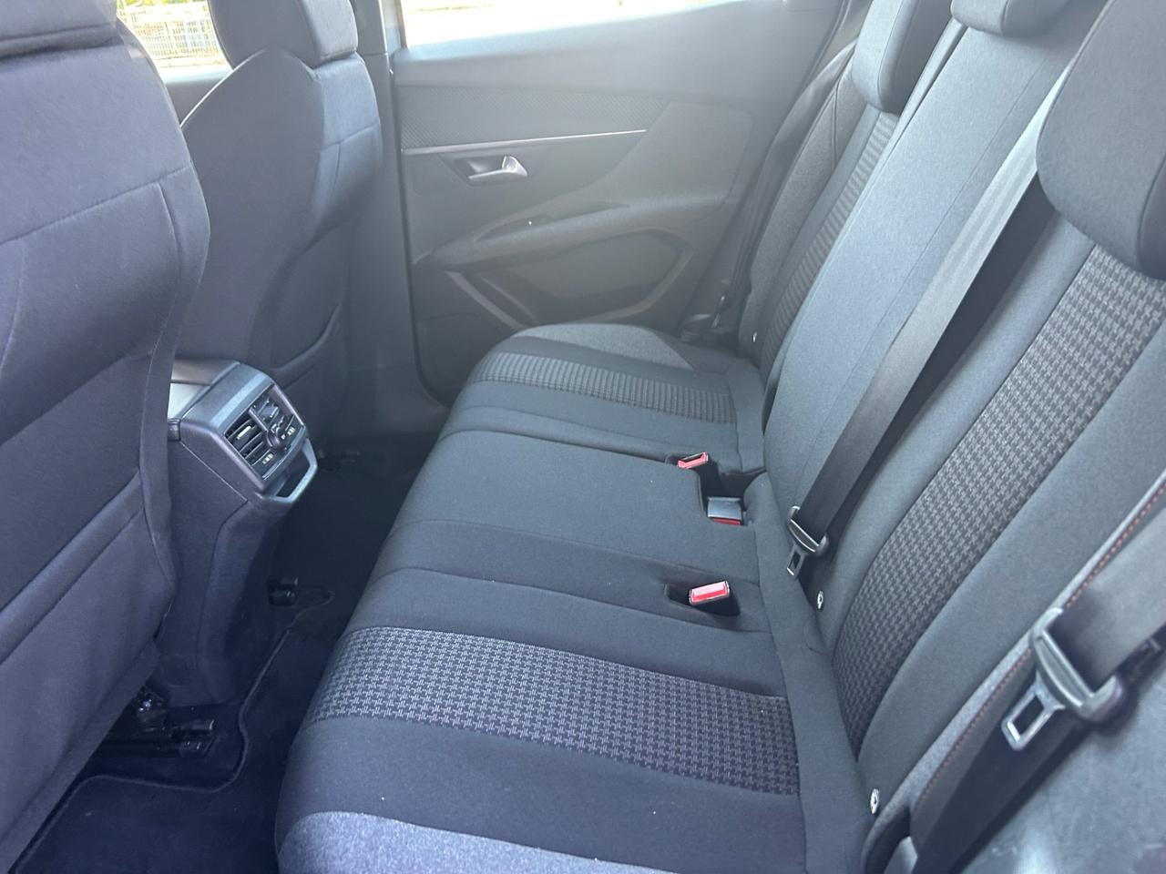 Peugeot 3008 BlueHDi 130 S&S EAT8 Allure