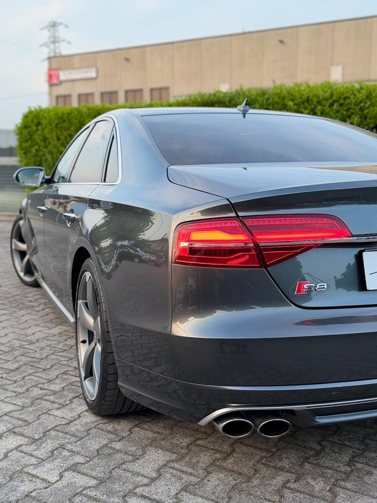 Audi S8 4.0 V8T BITURBO - FULL OPT - TAGLIANDATA -